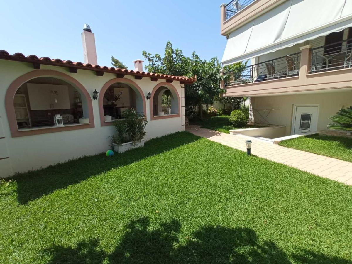 Flat With Garden Near Sea, Port And Airport Apartment Artemida  Bagian luar foto