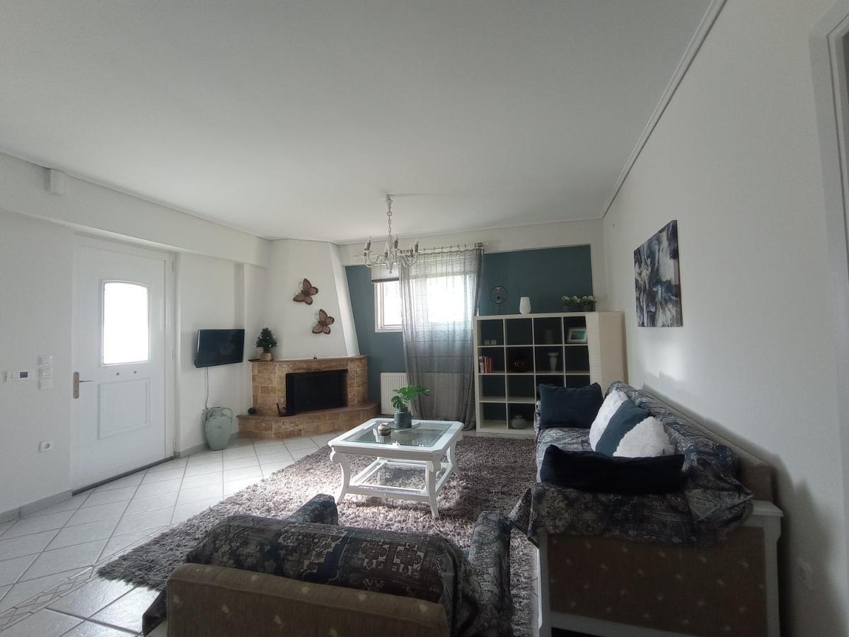 Flat With Garden Near Sea, Port And Airport Apartment Artemida  Bagian luar foto