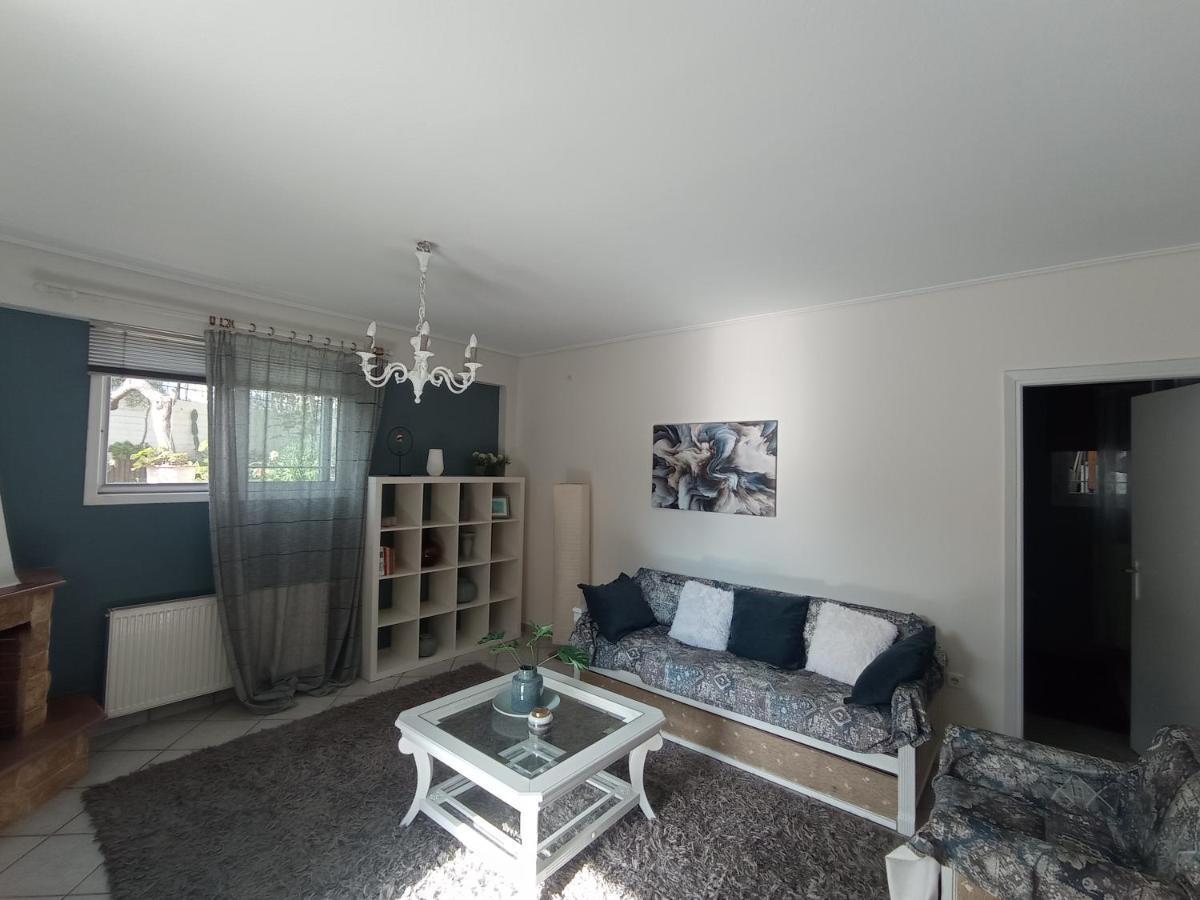 Flat With Garden Near Sea, Port And Airport Apartment Artemida  Bagian luar foto